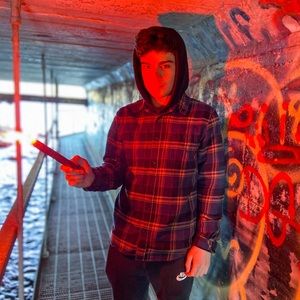 Meet your Posher, Chris